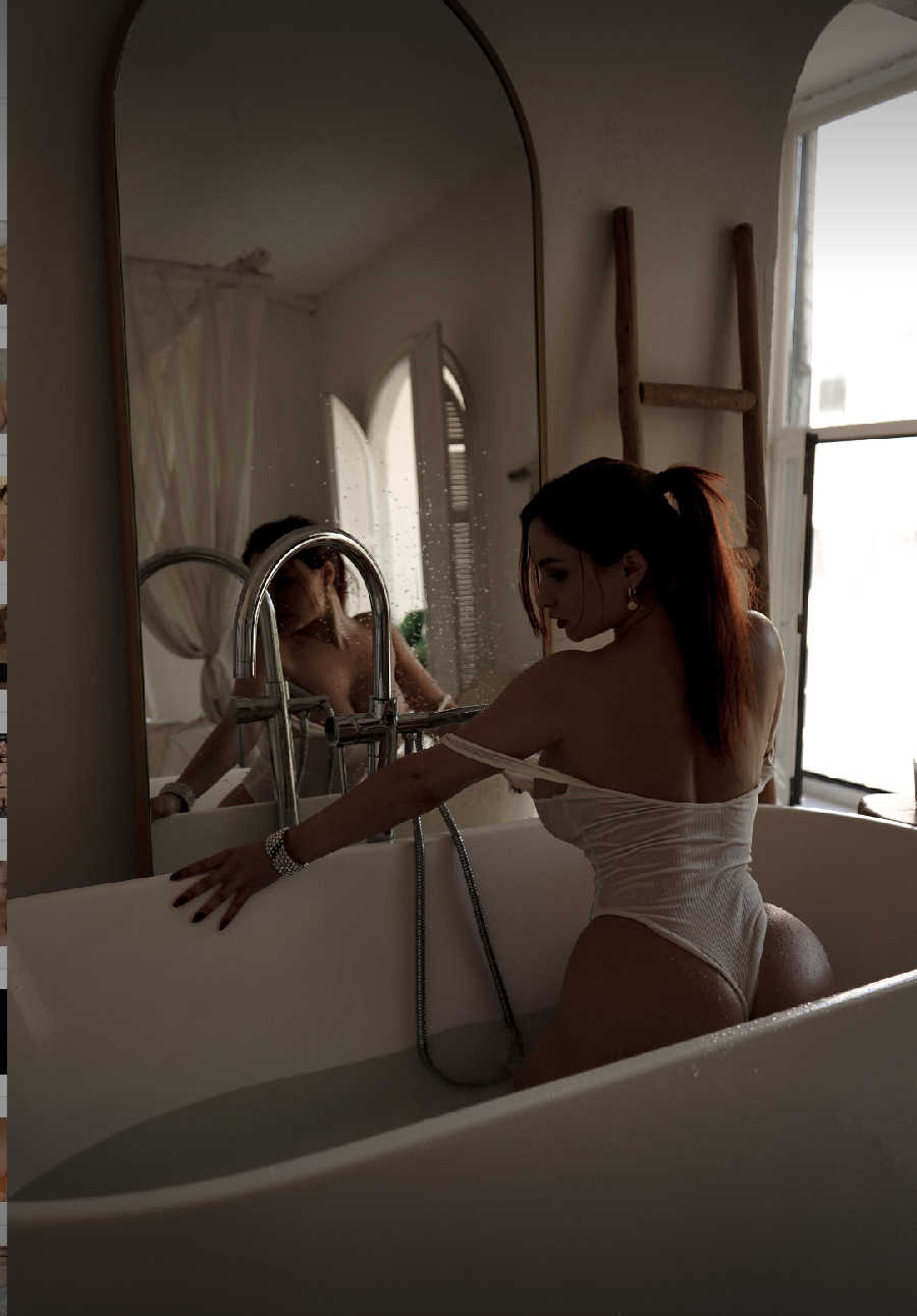 A playful frame from Miranda Faith nude — online in Helsinki