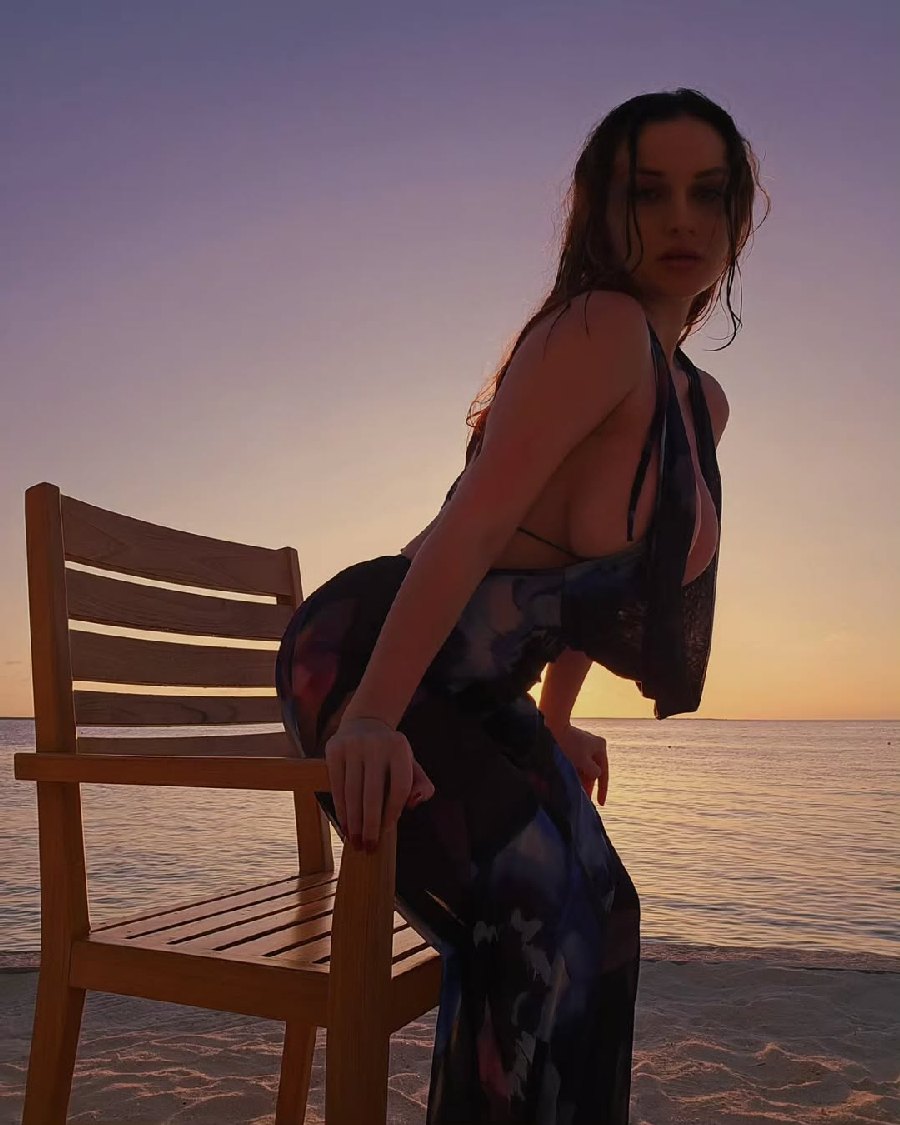 Sexy girl Miranda Faith nude in Helsinki