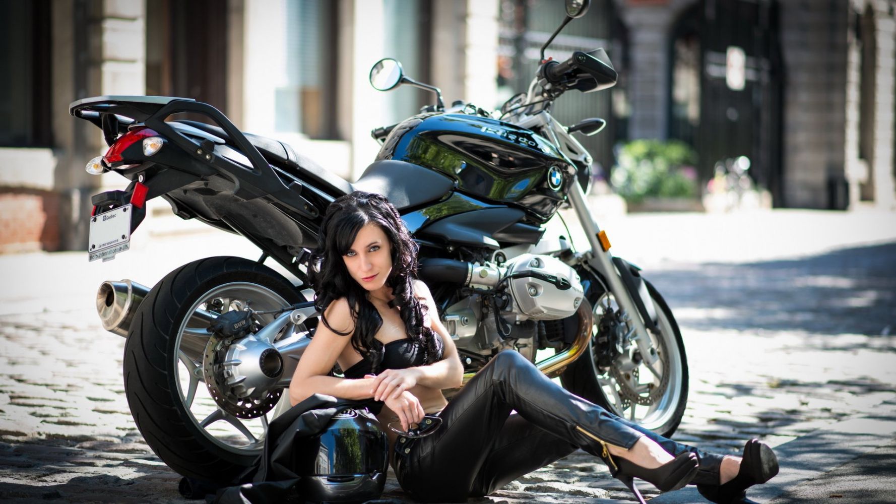 European women on bikes in Helsinki