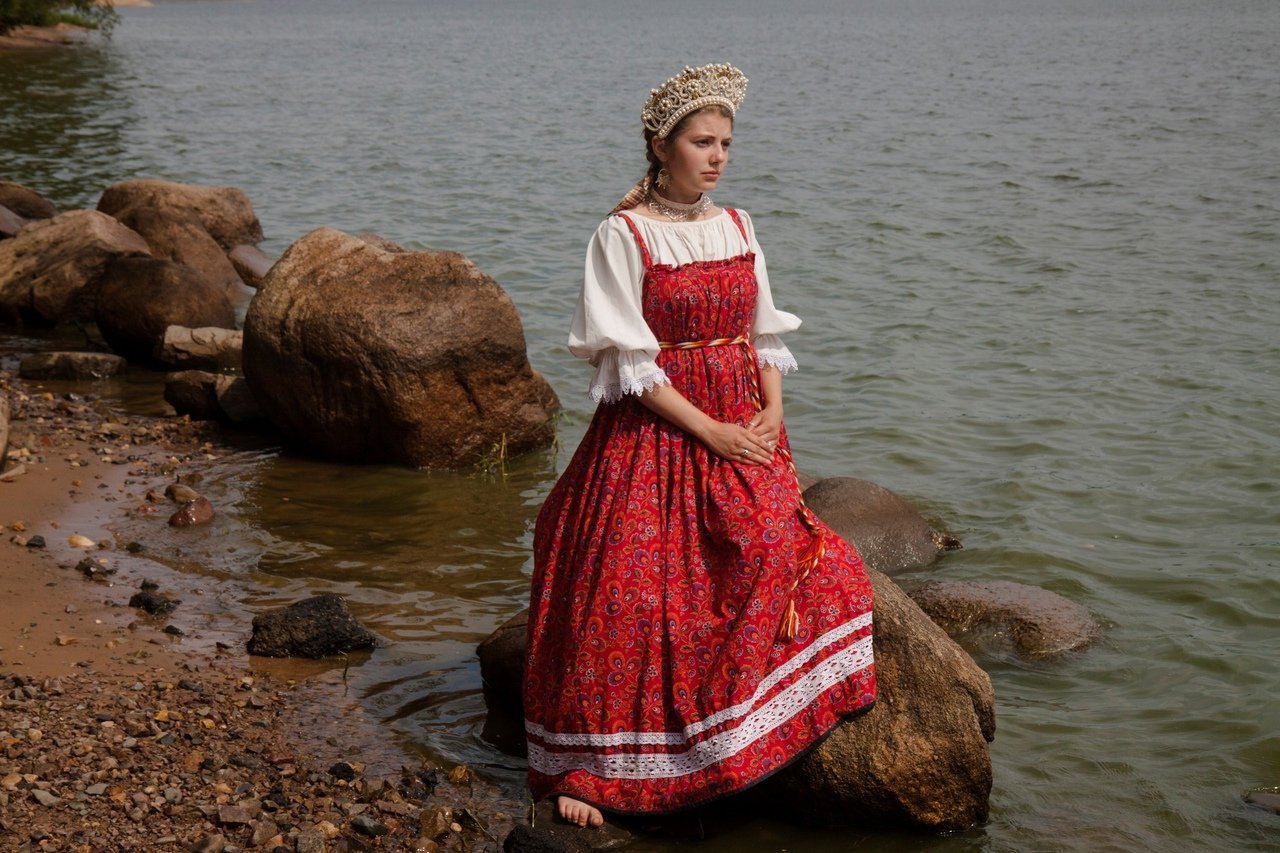 Women in Slavic costumes in Helsinki