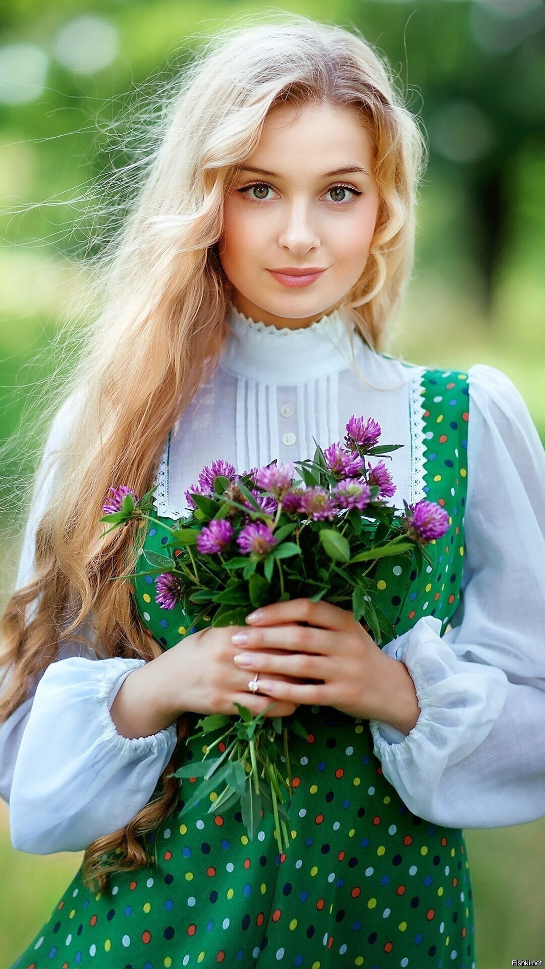 Girls in Slavic costumes in Helsinki